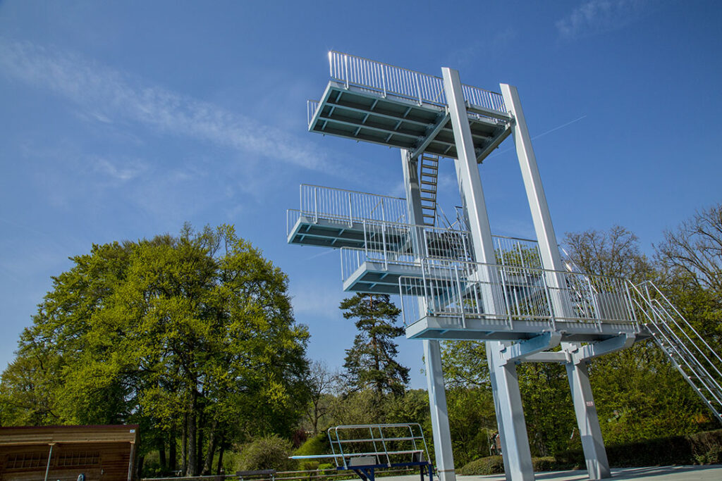 Sprungturm Schwimmbad Trostberg